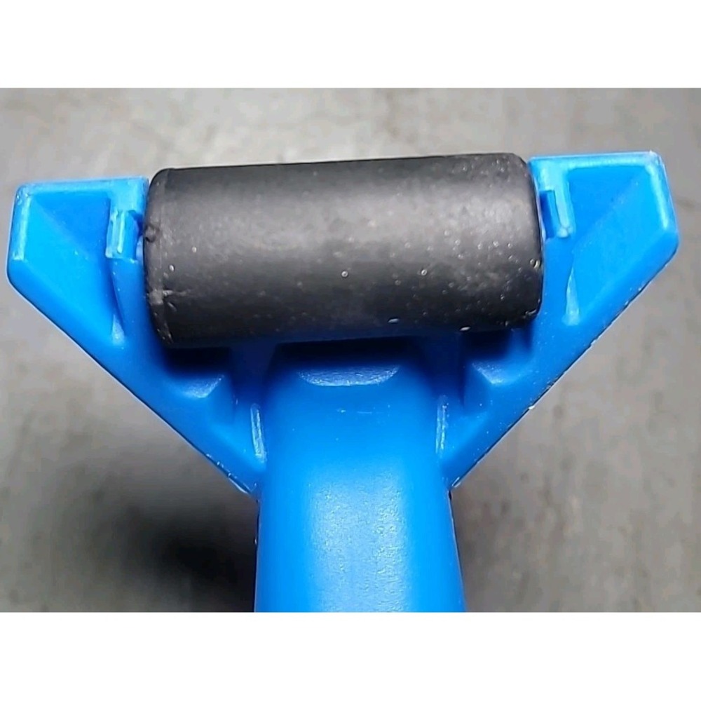 ROMAN Piranha Wallpaper Removal Scraper - Angled Steel Blade -‎ Soft Grip Tool - Picture 7 of 9